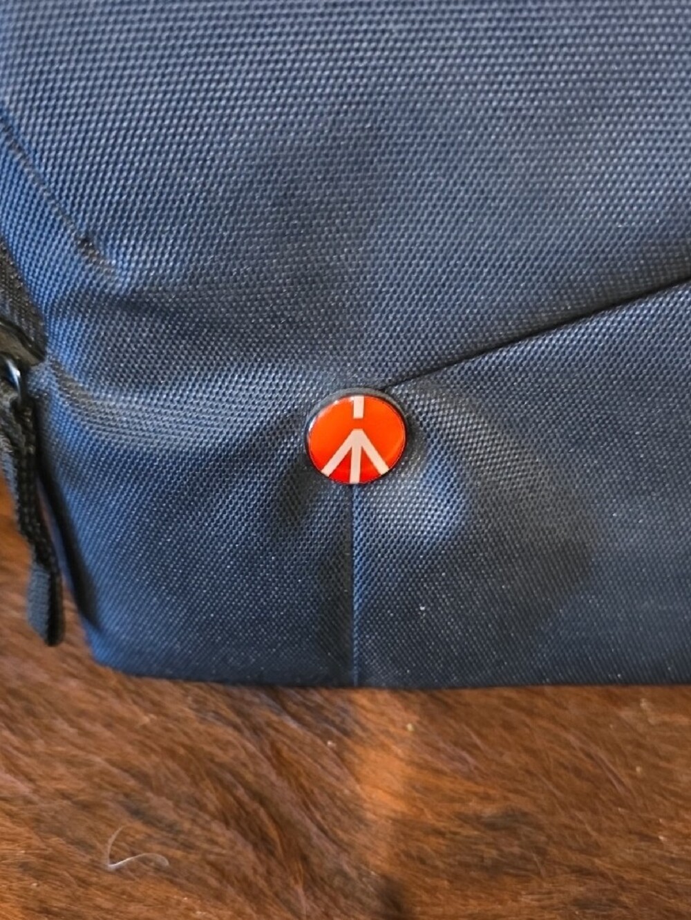 Manfrotto Sling Camera Bag New ( Dusty From Sitting ) - Picture 2 of 7
